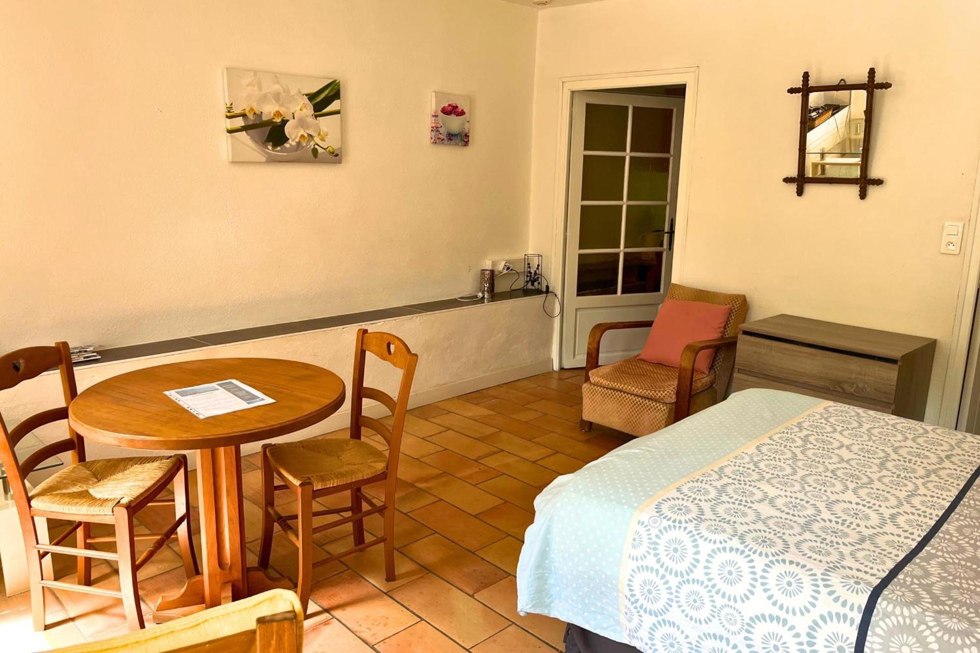 Studio Serena - Welkeys Annecy Luaran gambar
